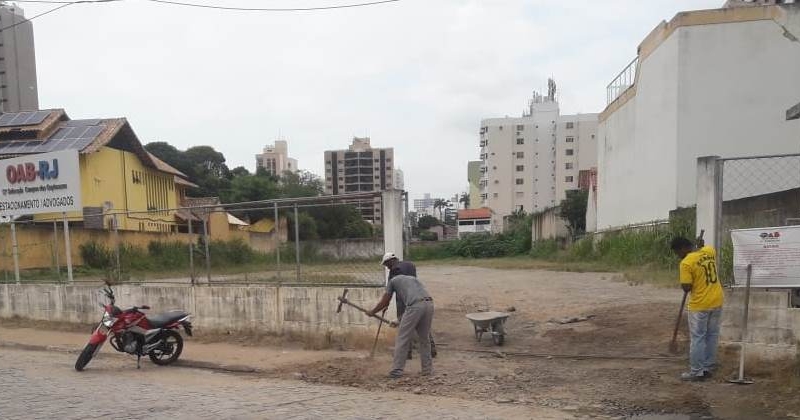 Obras no estacionamento da OAB Campos 
