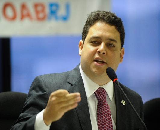 Vitória da OAB/RJ no CNJ dispensa advogados do uso do paletó e gravata em audiências e sessões