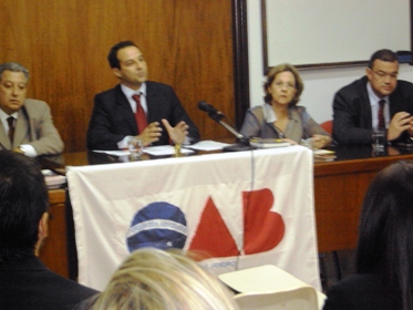 OAB Campos realiza entrega de carteiras e cartões dos novos advogados e estagiários