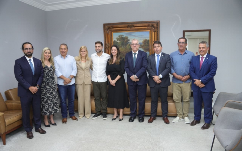 OABRJ debate revisão do teto de RPV com o prefeito de Campos